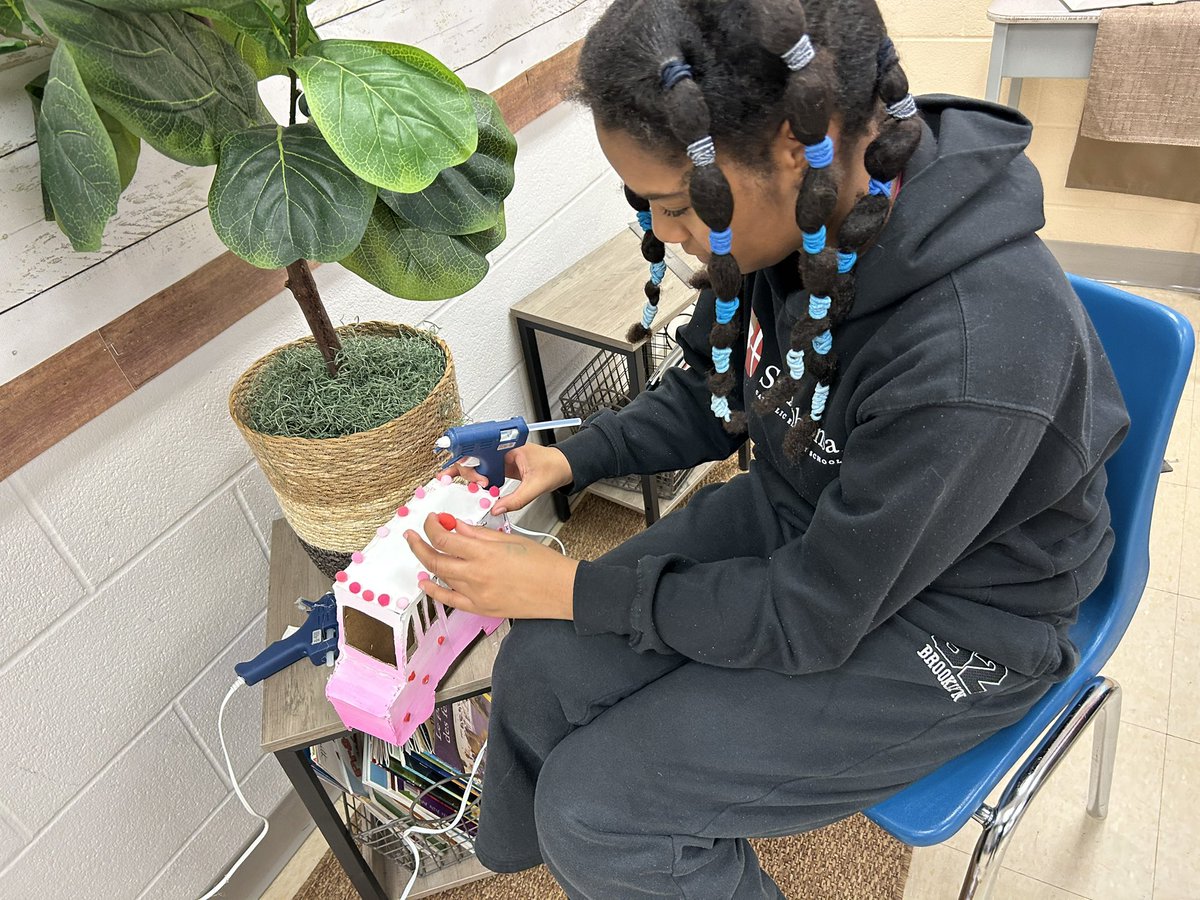 Mr. Evon's Class tweet media