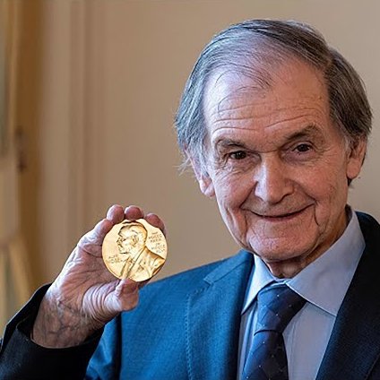 MediavraiFR's tweet image. ⚛️🤯 Le physicien lauréat du Prix Nobel, Roger Penrose, avance une théorie audacieuse : 
le Big Bang n'est pas le début de notre univers, mais la fin du précédent. 🌌