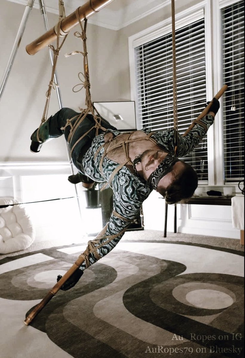 GriffBootblack's tweet image. Don’t move an inch, boy—I’ll make sure you’re nice and comfortable…
🪢 - @AuRopes79 

#gay #cowboy #leather #boots #bondage #iml #claw #leatherboy #bootfetish #kink #bdsm #leathercowboy #gaybondage #suspension #mal