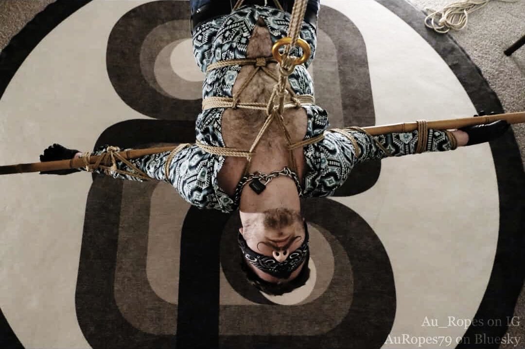 GriffBootblack's tweet image. Don’t move an inch, boy—I’ll make sure you’re nice and comfortable…
🪢 - @AuRopes79 

#gay #cowboy #leather #boots #bondage #iml #claw #leatherboy #bootfetish #kink #bdsm #leathercowboy #gaybondage #suspension #mal