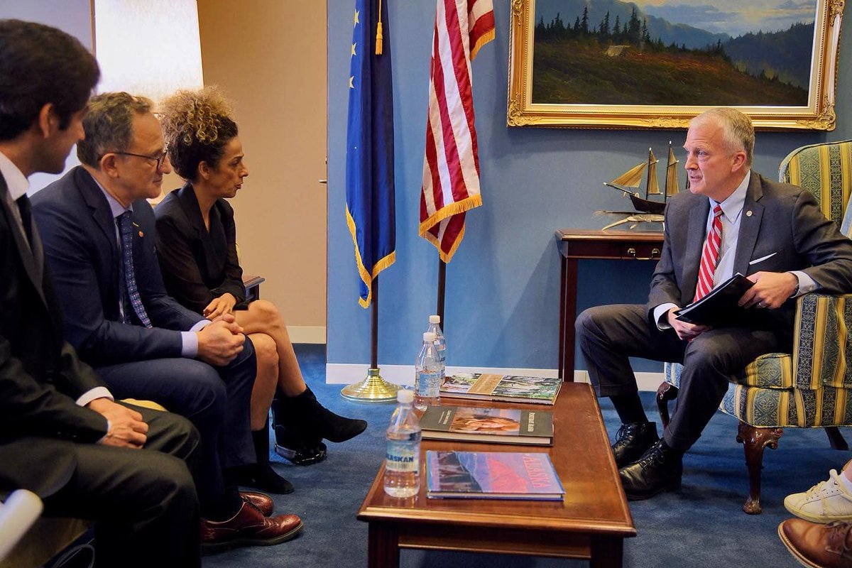 SenDanSullivan's tweet image. America stands unequivocally with the brave Iranian people and their struggle for freedom and self-determination. The Iranian terrorist regime has murdered over 2,400 of its own citizens in just the past few weeks as Iranians take to the streets night after night to protest for…