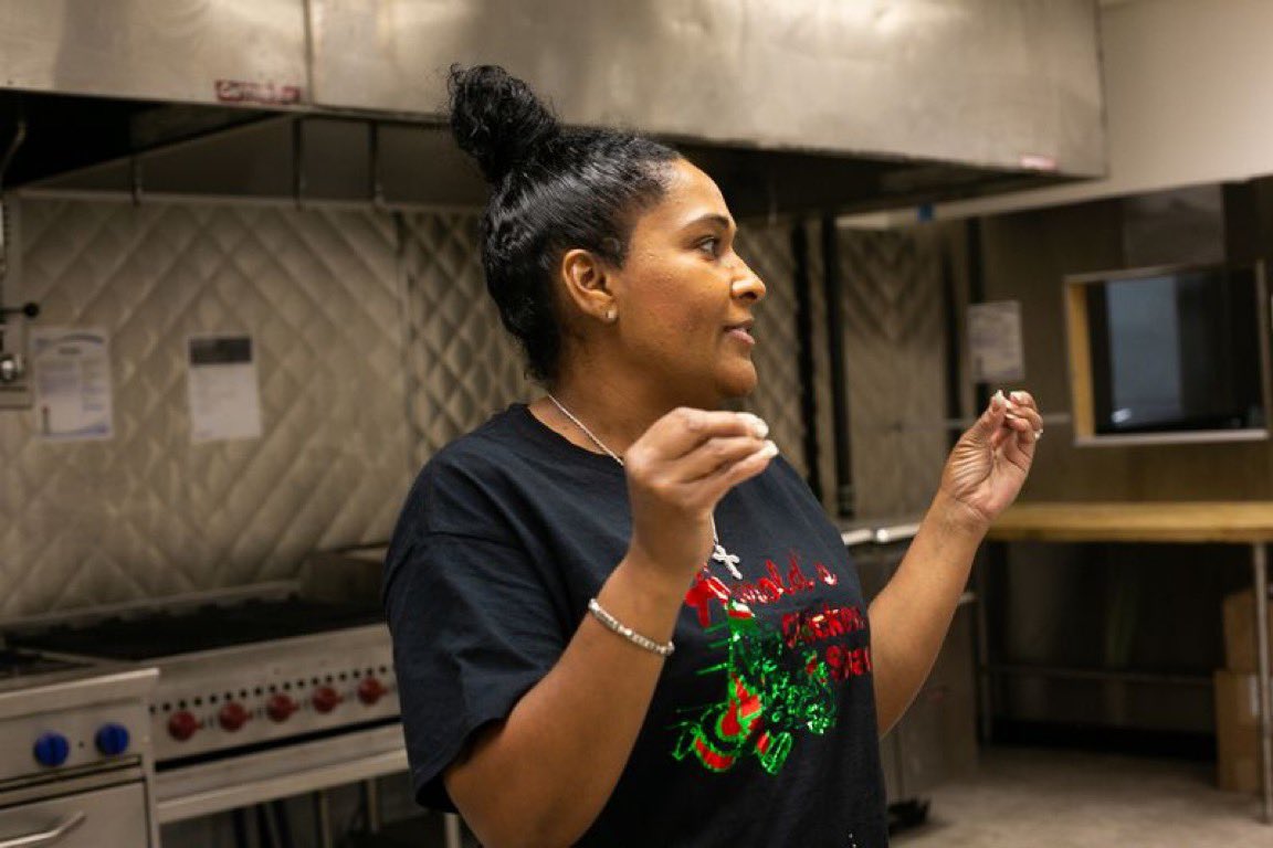 RossRead's tweet image. Chicago lost someone very important today. RIP to Kristen Pierce-Sherrod. She inherited Harold’s Chicken from her father Harold Pierce and grew the brand to levels few could imagine. 
Rest well and I will make sure to get some Harold’s this weekend. 🕊️