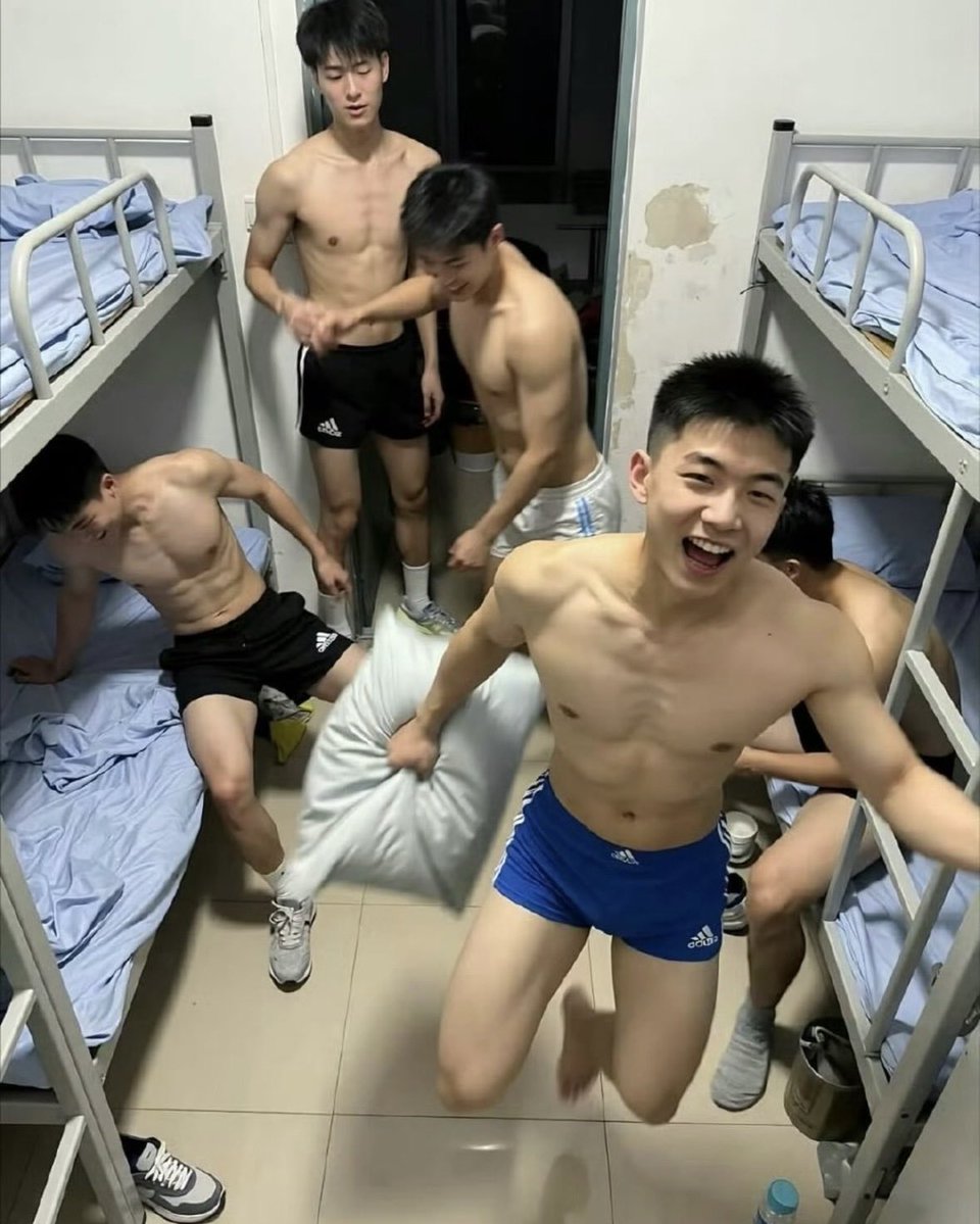 daily best boys (@dailybestboys) on Twitter photo 