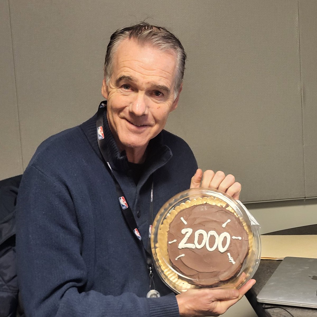 ChrisCarrino's tweet image. An historic broadcast tonight as the Capper, @TimCapstraw calls his 2000th consecutive Nets game.  

A great basketball analyst, and even better partner and friend. 

This streak started October 30, 2002. Astounding!