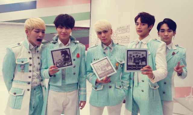 eyesonSHINee's tweet image. if the color turquoise was a boy group