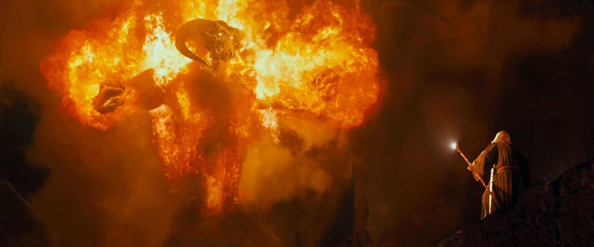 CultureCrave's tweet image. The extended editions of 'The Lord of the Rings' trilogy have already grossed over $5M in domestic pre-sales 💰

They’re re-releasing in theaters this weekend to celebrate the 25th anniversary of the first film ⚔️