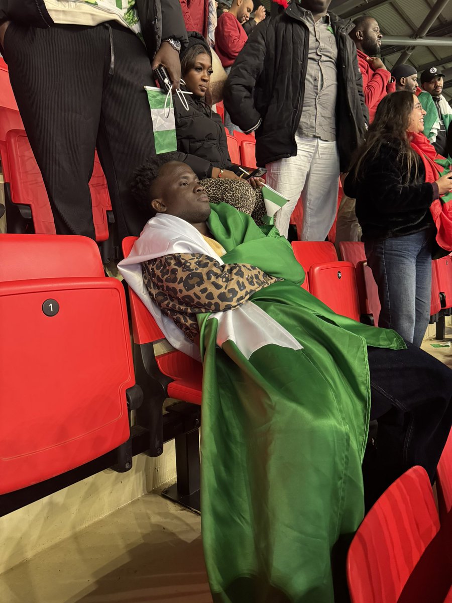 Gilmoorre's tweet image. Make person catch me Chukweze