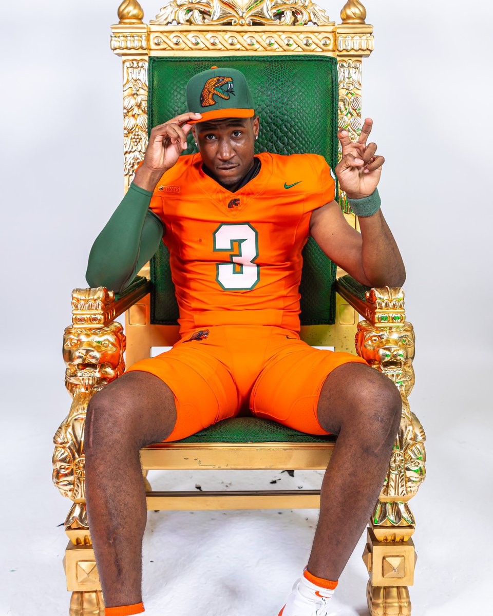 JAMES HAYES ✞ tweet media