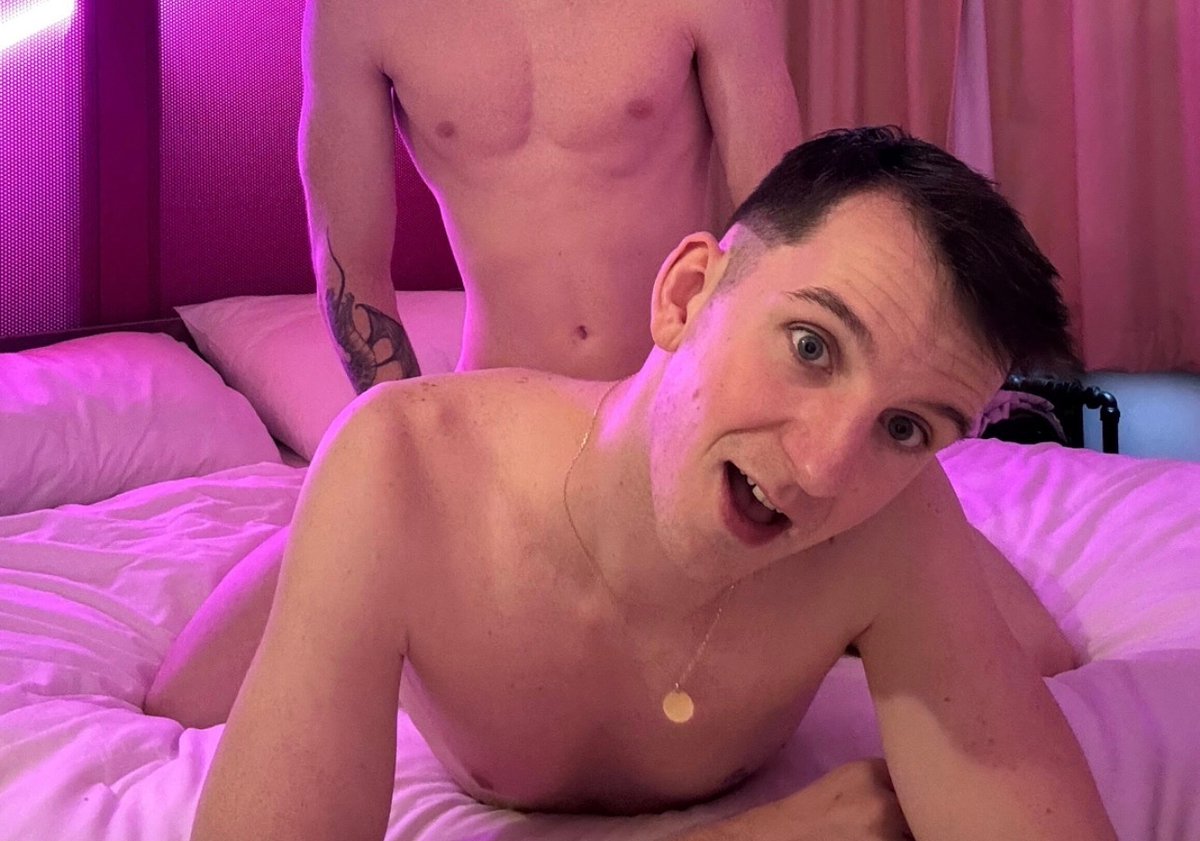 robztwink's tweet photo. RT si toi aussi tu veux te glisser derrière moi 👉😈👈 https://t.co/Y5gFCgQQD4