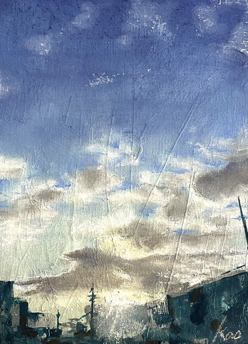 おはようございます☀これは2日前の朝の空。 下のほうの雲が少し鳥っ