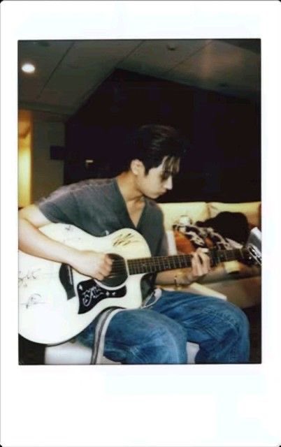 acej4y_02's tweet image. Jay in polaroid