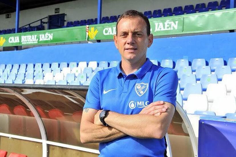 El entrenador del Albacete, Alberto González, que venció al Real Madrid en la Copa del Rey, es el mismo que formó a Fermín López durante su cesión en el Linares.