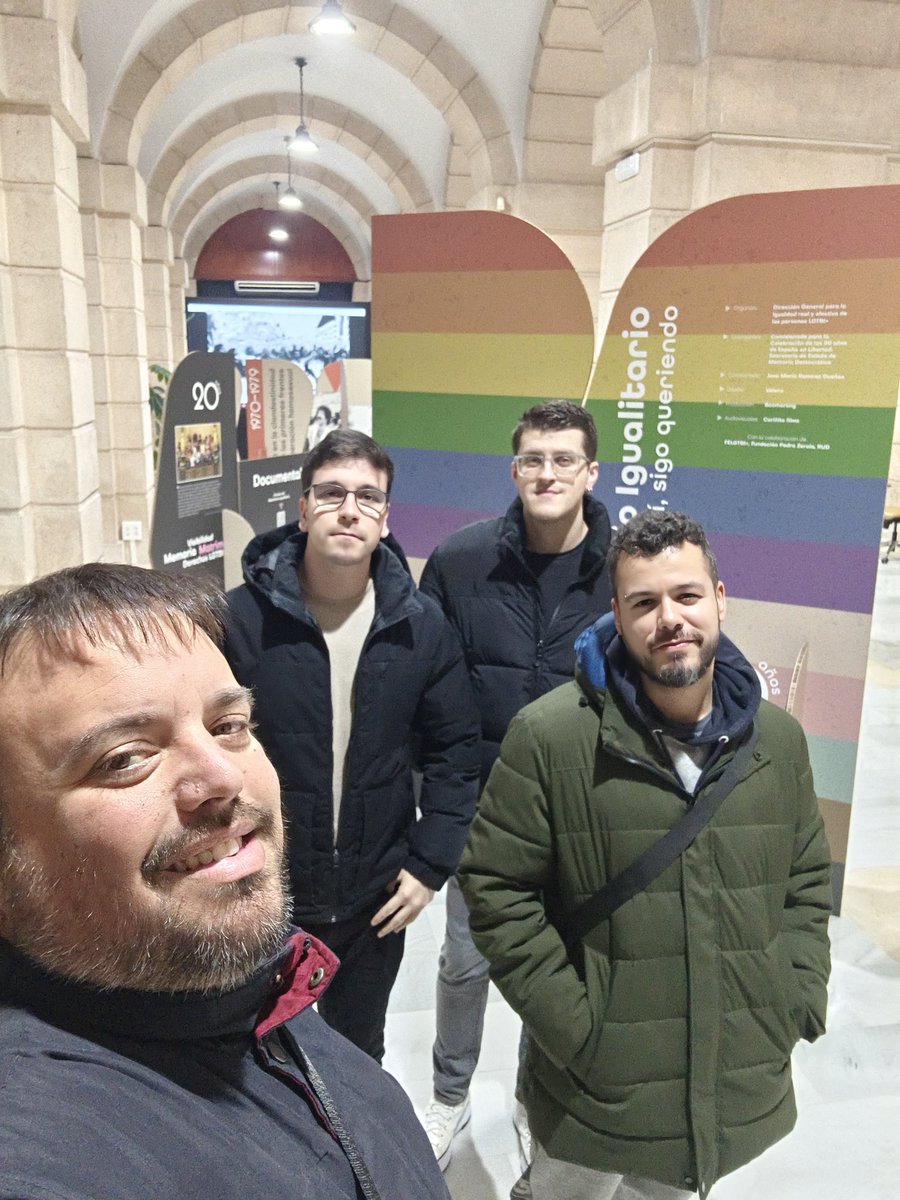 CLGS_SAFOR's tweet image. Ja podeu visitar l'exposició 20 ANYS DE MATRIMONI IGUALITARI a Espanya. 
En ella es fa un recorregut pels principals esdeveniments històrics de l'activisme LGTBIQ+ des dels ANYS 70 fins el dia de hui, posant l'accent en l'aprovació de la llei del matrimoni igualitari.