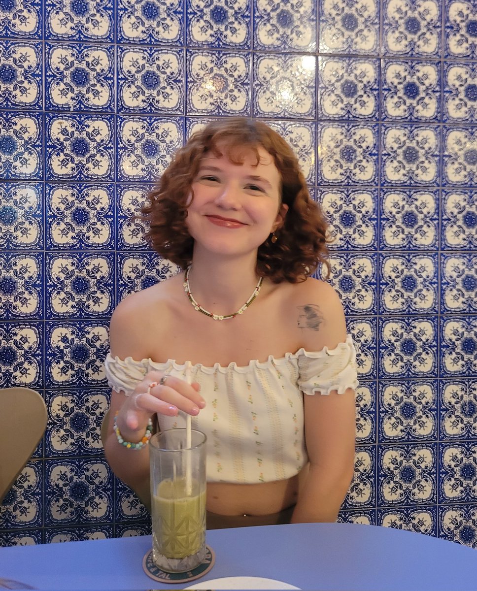 lily 🌙 tweet media