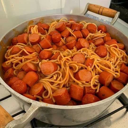food_porn17's tweet image. MACARRÃO COM SALSICHA OU CARNE MOIDA ?