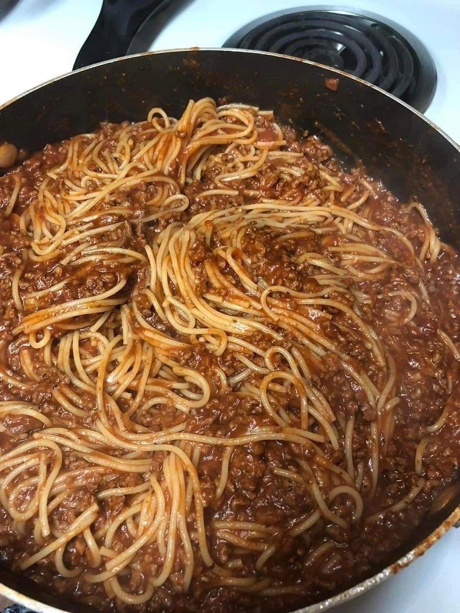 food_porn17's tweet image. MACARRÃO COM SALSICHA OU CARNE MOIDA ?