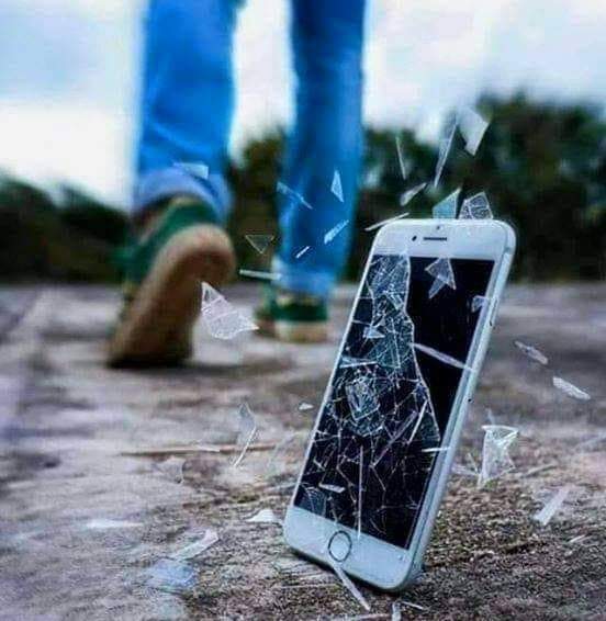 ما أجمل أن يفتقدك أحد حين تغيب ،
و ما أتعسك حين تغيب و لا يفتقدك أحد !.