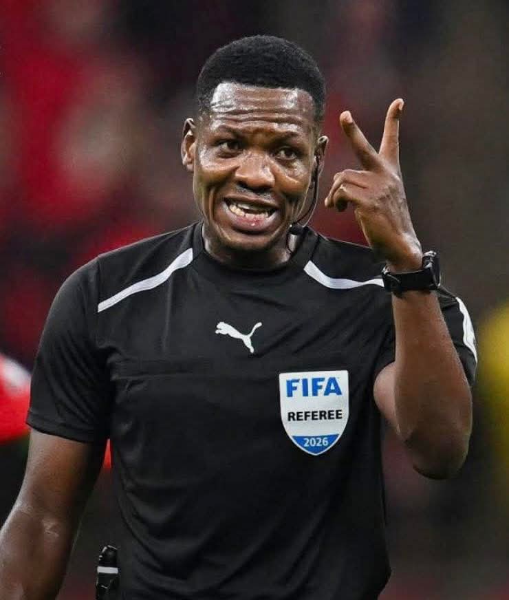 ShabanMo9's tweet photo. 🇬🇭 Ghanaian referee Daniel Laryea — top class 🔝🔥💫 https://t.co/EXKQVuwvDp