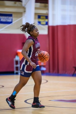 HarveySchoolNY's tweet photo. Girls varsity hoops: Harvey 39, Masters 29. Cavs senior captain Peyton Forde leads all scorers with 22.  Harvey now 7-2 overall. #gocavs #harveypride @HarveyLZ @ChrisDelCampo1 @stephenhaynes4 https://t.co/fifVrvR5GI