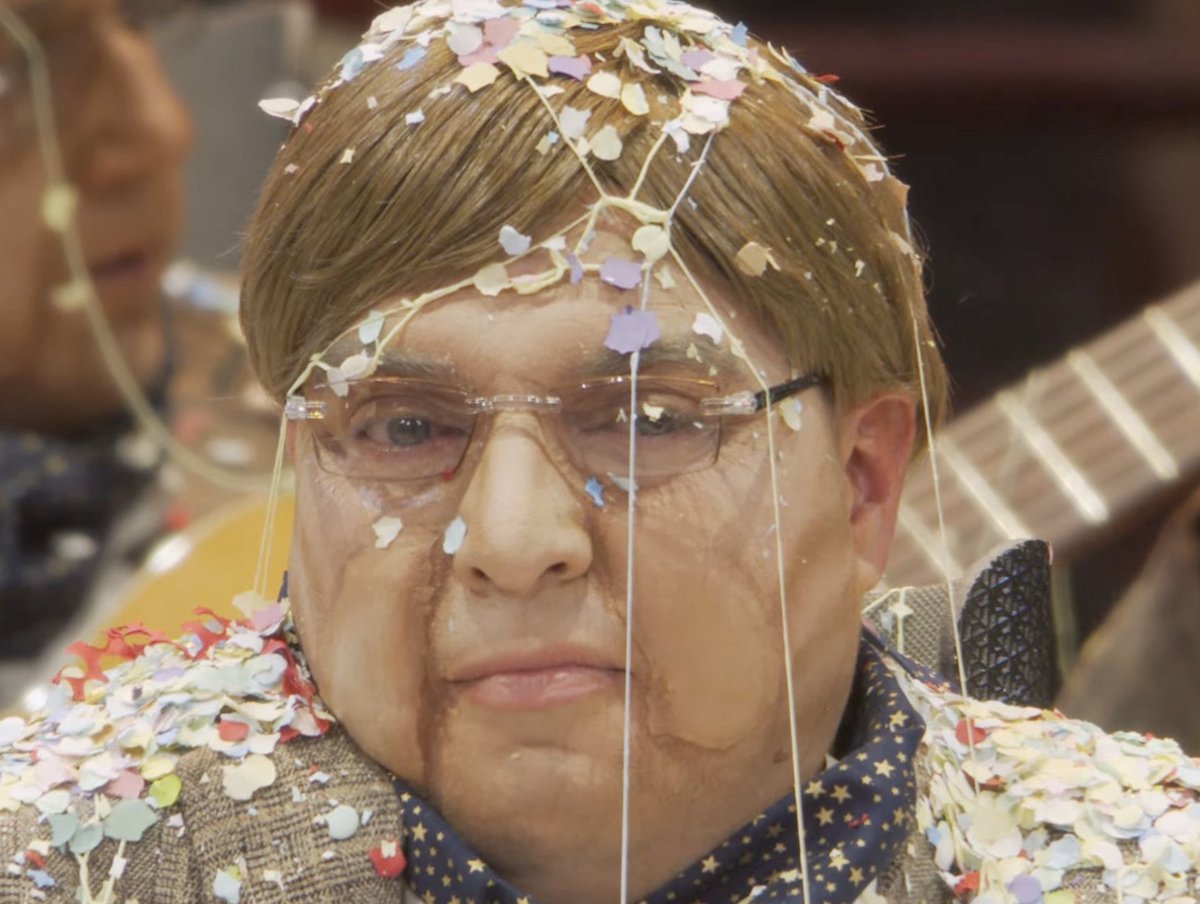 Cuando la profesora te decía que dejaras de reírte y mirabas al de atrás y estaba así: