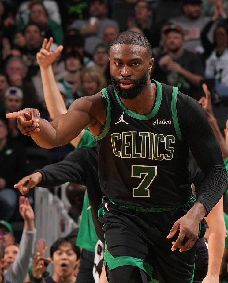TheDunkCentral's tweet image. Jaylen Brown believes that certain players receive special treatment from the referees

“I do the same things that they do. They just pick and choose who they like to call it on. That’s the part that pisses me off. It should just be everybody should just get reffed evenly and…