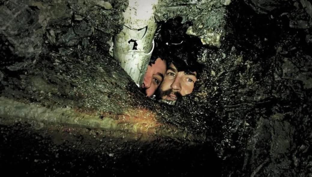 In 2006, Australian miners Todd Russell and Brant Webb were trapped underground in a mine for 14 days. To cope, they asked for an iPod with Foo Fighters music. Dave Grohl sent a handwritten note promising tickets and beers once they were free.

In April 2006, a rockfall collapsed