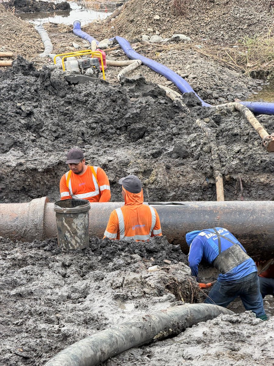Tras 11 horas de trabajo ininterrumpido, culminamos con éxito la reparación en el acueducto de 550 mm del circuito El Recreo.

El servicio se restablece de forma progresiva y la distribución se mantendrá hasta las 12 de la noche.
