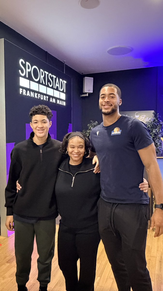 Sherri LeDee ❤️🐘 tweet media