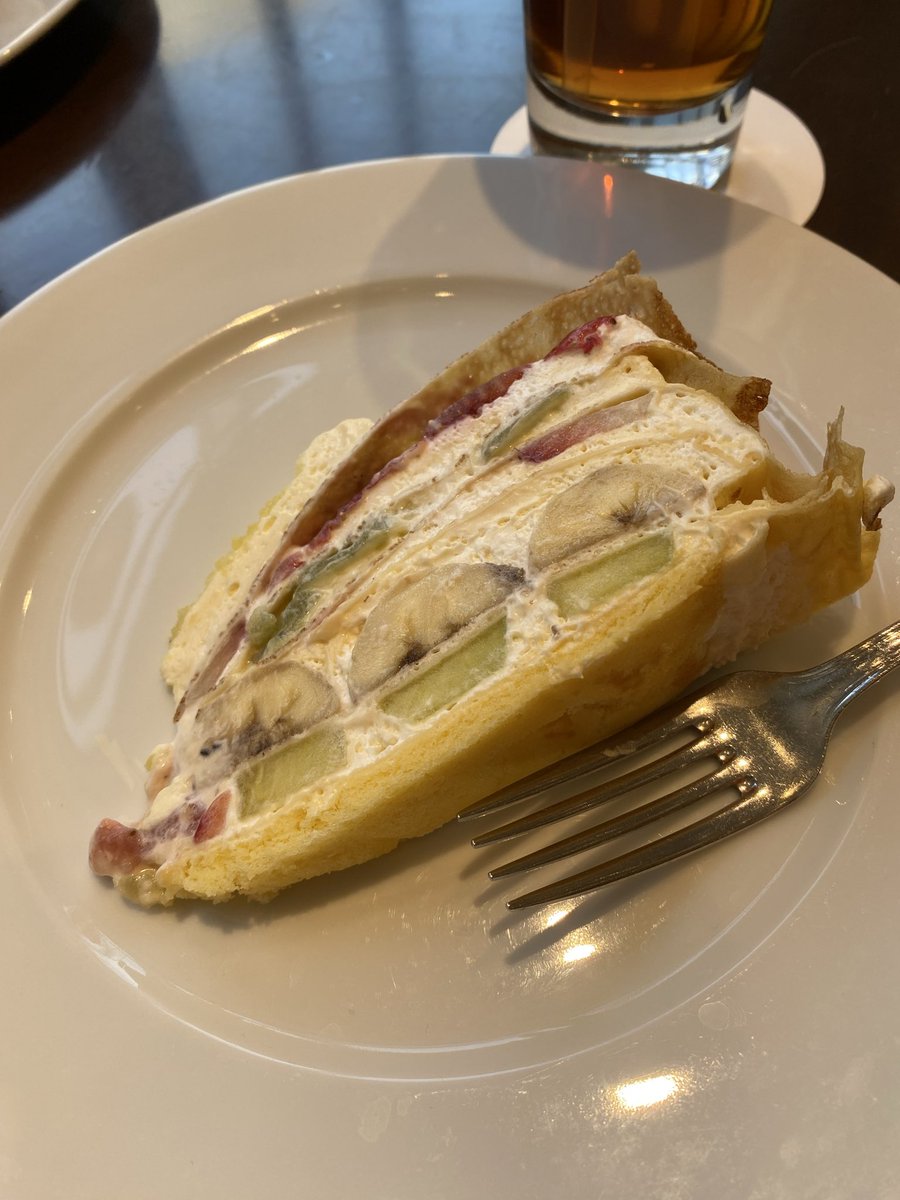 nontanami's tweet photo. 「ハーブスランチ🍰」に来ました😊

トマトとモッツァレラチーズパスタ 安定のミルクレープ &amp;アイスオレンジティー🍹いつも行列必須の人気店…
ハーブスのケーキどれ食べても美味しいです🥰 https://t.co/WtPXjqeZ9Z
