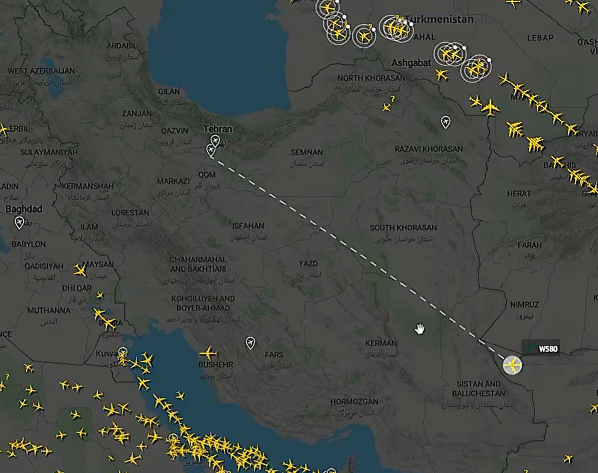 ThiagoResiste's tweet image. ATENÇÃO!!! Avião da China acaba de entrar no IRÃ após o espaço aéreo ser fechado por ameaças de guerra de Israel e dos EUA!!!

Tensão MÁXIMA na região!!