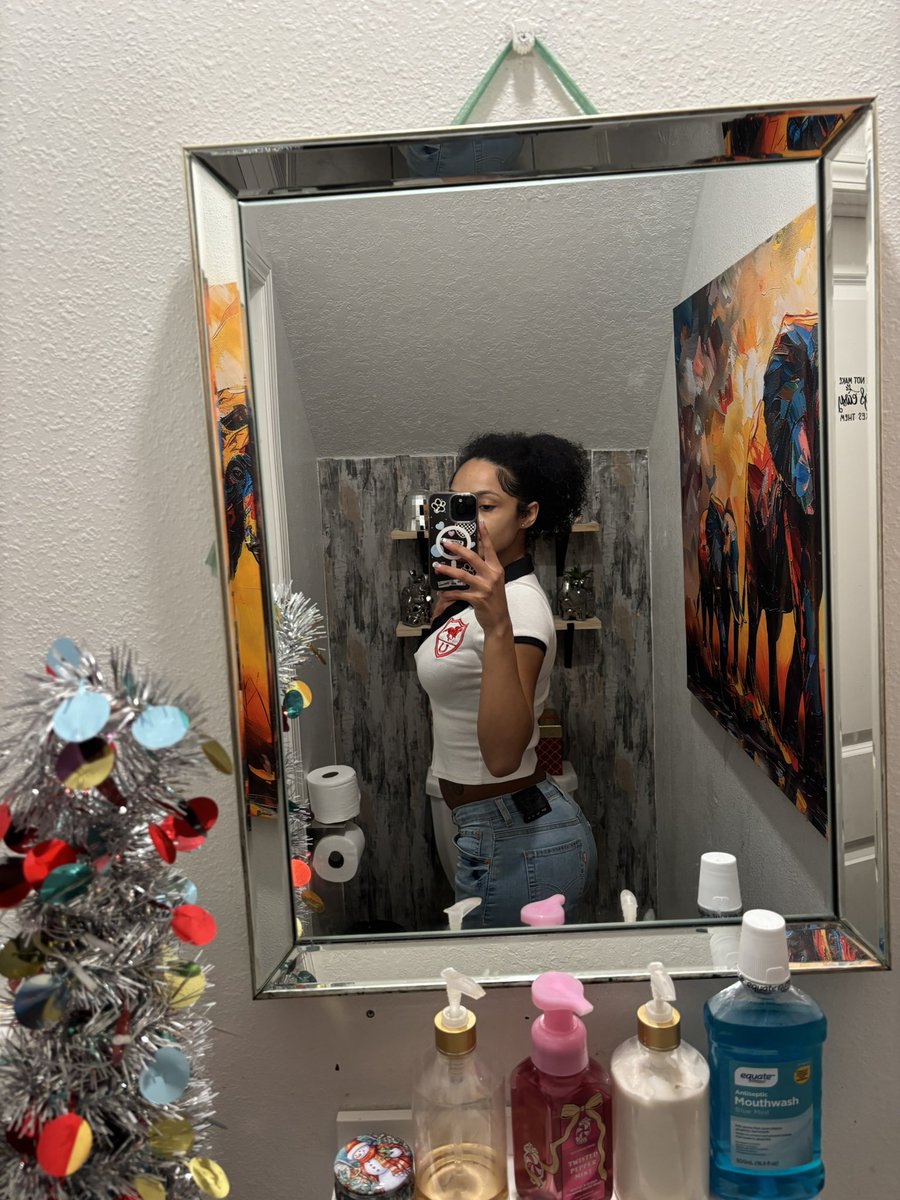 errthangpretty's tweet image. had a baby came back body bangin 😝