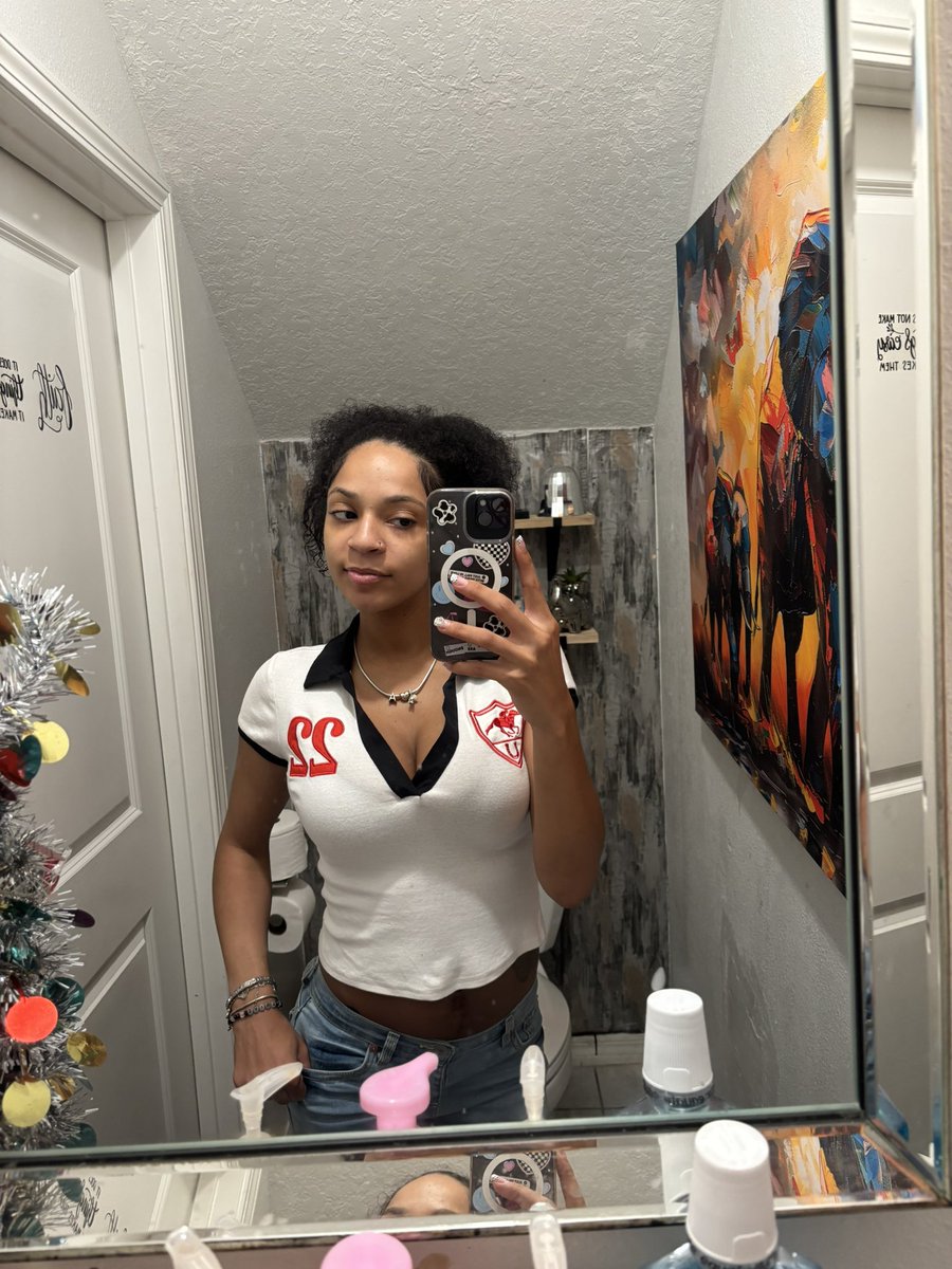 errthangpretty's tweet image. had a baby came back body bangin 😝