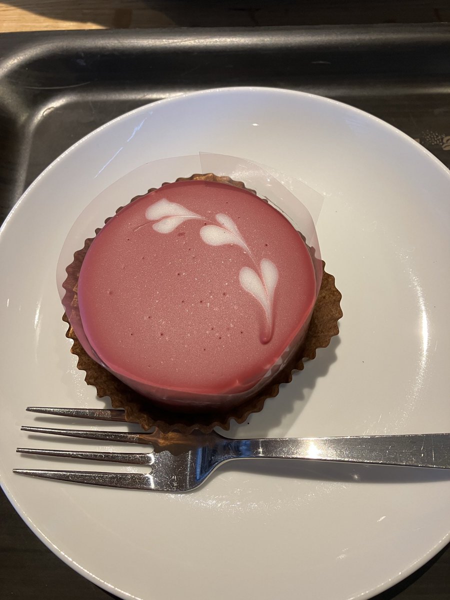 ペロン tweet media