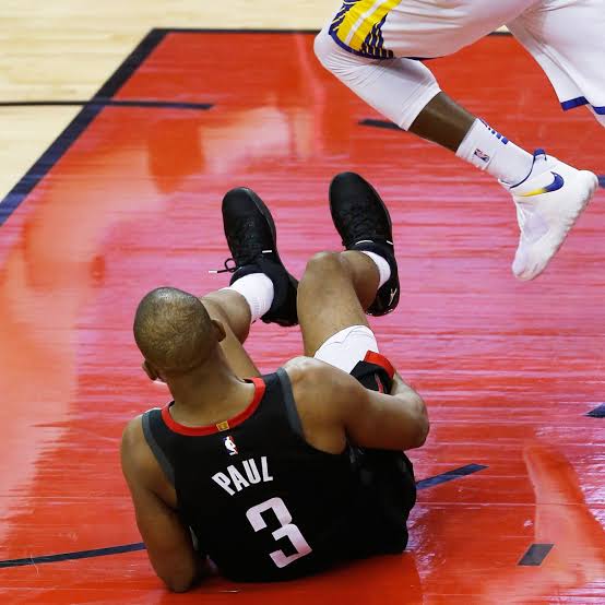 ᴛᴍ ★ KӨDΛK 💫 🏀 🇺🇸 ★ tweet media