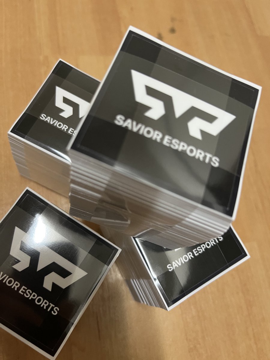 シール配って頑張る😤

#SVR
#eスポーツ