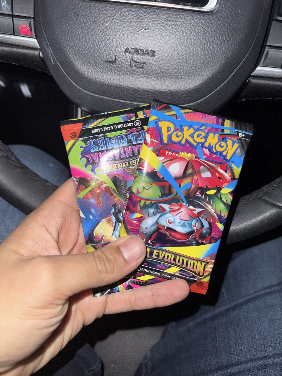 Vending machine blessed me , hits coming soon
#PokemonTCG