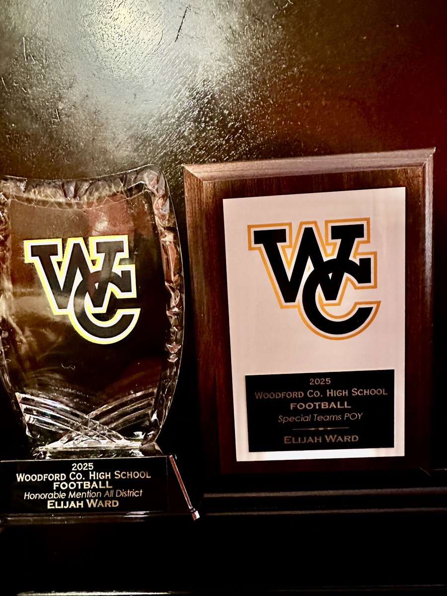 4LTWARD's tweet image. Congratulations @24Wardd receiving the @WoodfordFBall Special Teams POY Award and receiving an 🥇 for being Honorable Mention All-District. Proud of you son! Skies the LIMIT! 
@coachRoleyDBN 
@vaughtsviews 
@KeithFarmer18 
@PrepRedzoneKY 
@AdotWhite 
@Coco_KayKay4