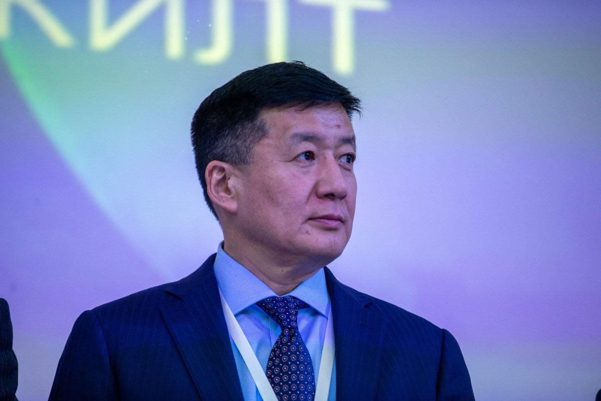 С.Баярцогт: Сэтгэлгээний хувьд бид хувьсгал хийх хэрэгтэй...  Монголчууд дэлхийн том эдийн засаг руу гарахыг хүсч байгаа нэгнийгээ дэмжээд л явах ёстой л доо. Бидэнд Кёкүшюзан шиг эхлээд замыг маань нээгээд өгдөг хүн хэрэгтэй. Асашёорюү шиг аварга болдог хүн хэрэгтэй. Цаашлаад