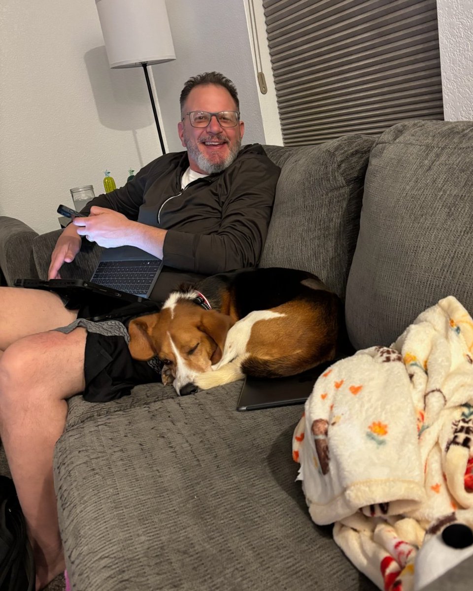 beaglefreedom's tweet image. ADOPTION ANNOUNCEMENT 📣🐶 Henry has found his forever home! ✨

For the first four years of his life, he knew only neglect and lived in a filthy outdoor pen.

Today, he's thriving: cozy bed, toys, &amp;amp; a loving family🐾❤️

 Foster/adopt a survivor today: bfp.org/adopt ✨