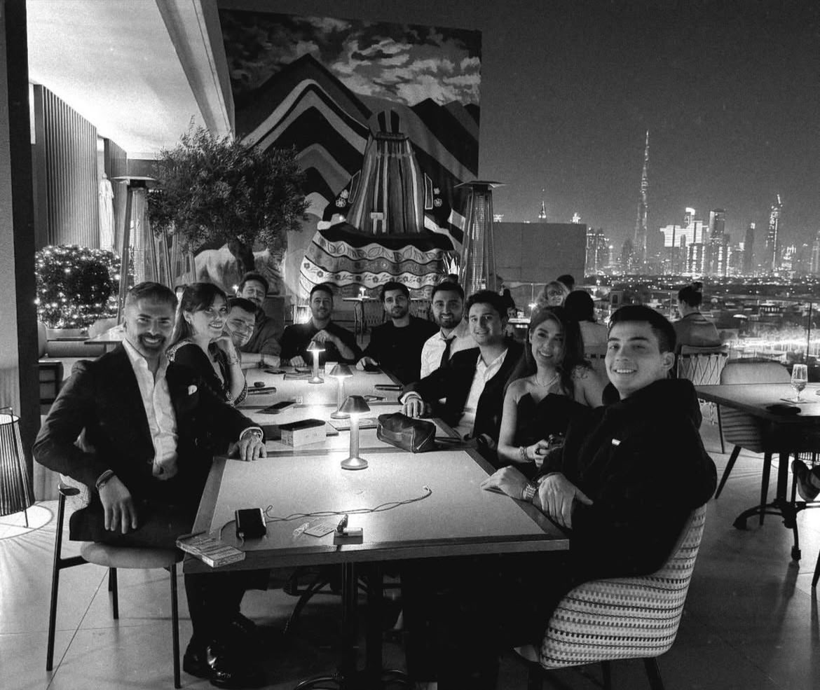 #CenkTorun cena final de la noche.
“Fin de la noche. Gracias chicos. Adiós Dubai.”
📸 • ozkayatakan
