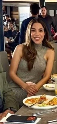 Hola #DatoProtegido, una pregunta de parte de millones de mexicanos:
¿el reloj que escondes en la foto es Cartier o Rolex? 😬

<a href="/DianaKarinaBa/">Diana Karina Barreras</a>