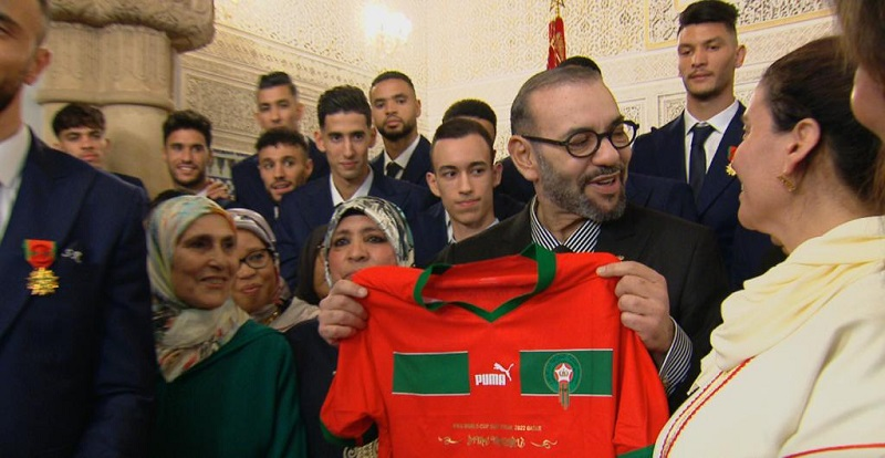 makemororocco's tweet image. 🗣️🇲🇦 Walid Regragui :

« Je dédie cette victoire à SM le Roi Mohammed VI.

Après le match face au Mali, il nous a adressé un message très touchant.

Un message qui a aidé les joueurs, renforcé leur mental et soudé encore plus le groupe. 🥺🇲🇦 »