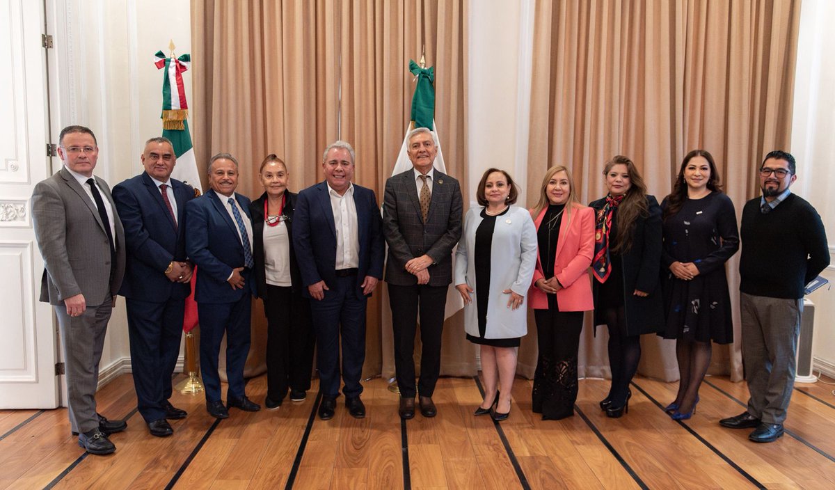 FSTSEmx's tweet image. 🟢¡Reunión institucional de con el TFCYA!

Hoy se realizó una fructífera reunión de trabajo con nuestro Presidente del CEN de la FSTSE,@GarciaAyalaM  , el Magistrado Presidente del Tribunal Federal de Conciliación y Arbitraje, @CristobalAriaSo y el Secretario General de Acuerdos…