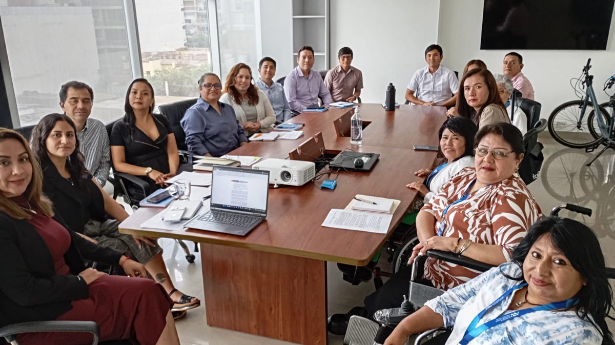Seguimos articulando por un #TransporteAccesible. Desde  Género y Discapacidad, junto a organizaciones aliadas, participamos en la segunda Mesa Técnica con la ATU para avanzar en soluciones que garanticen autonomía, seguridad e inclusión en la movilidad.
