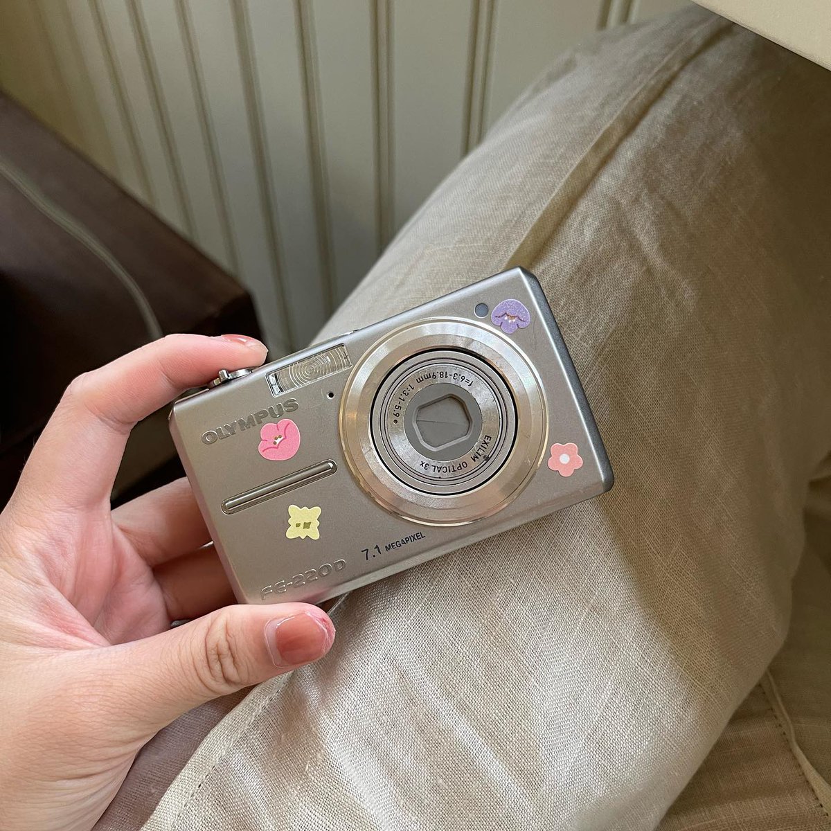 97gmxCom's tweet image. Good morning! ☕ Remember, you’ve got a spark in you—let it light up the path ahead. ☀️
laP

#idol 
AnE