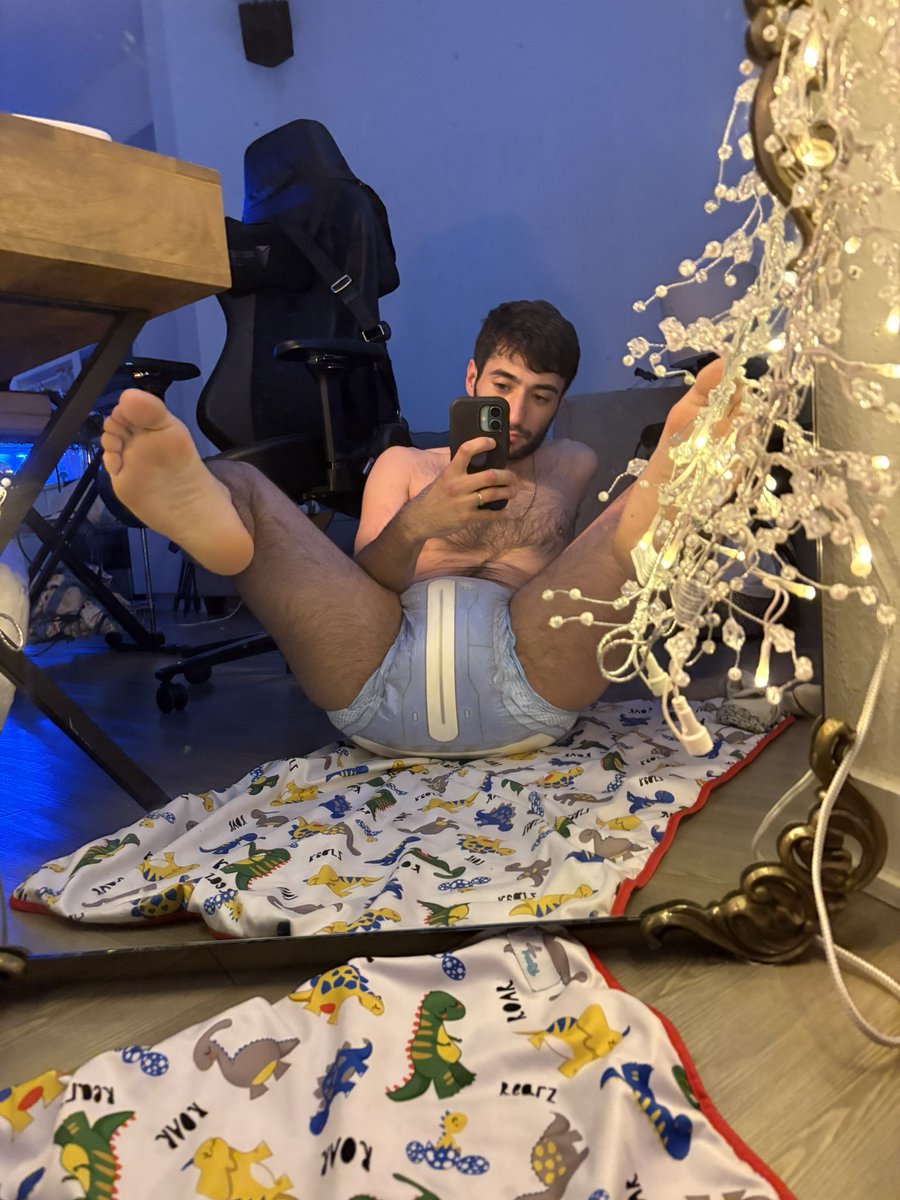 diaper cuck (locked bro) tweet media