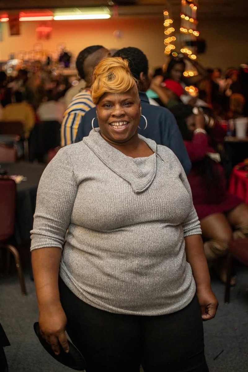 EHSClassof1990's tweet photo. January 2nd
The buzz around town is it’s your birthday...
Happy Birthday LaCheta Lacey! 
Have a yellow jacket day and a wonderful year! https://t.co/AweVNMTCiE