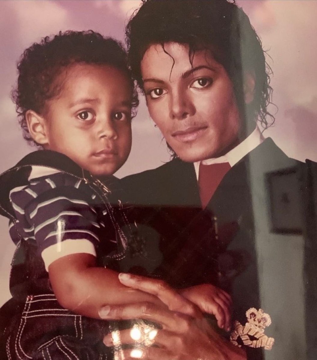 michellemwah12's tweet image. Me telling my kids 

That this they real daddy 🙂‍↕️🙂‍↕️🙂‍↕️🙂‍↕️🙂‍↕️🙂‍↕️