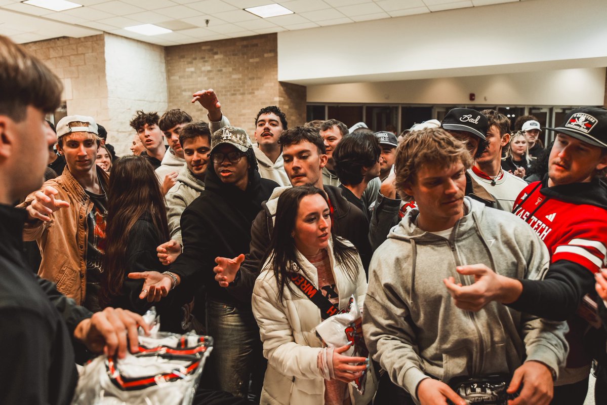 TexasTechMBB's tweet image. Boutta have the best-dressed student section in the nation 🔥