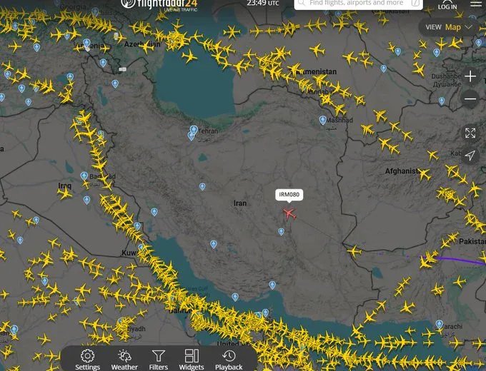 BBAGINVESTORS's tweet photo. 🇮🇷 Why is #China flying 2 planes into Iran while the airspace is closed?
Mahan Air flights from Guangzhou and Shenzhen heading to Tehran as entire region clears airspace.
What is China doing sending planes into a #strikezone? https://t.co/gWmoZDC6i2